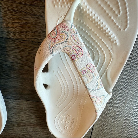 White Paisley crocs flip flops - Picture 2 of 6